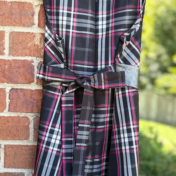 Chic Plaid Party Dress with Metallic Bow – Size 12 - Picture 4 of 4